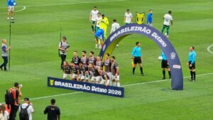 Fluminense renasce das cinzas em vitória à “la Fluminense”